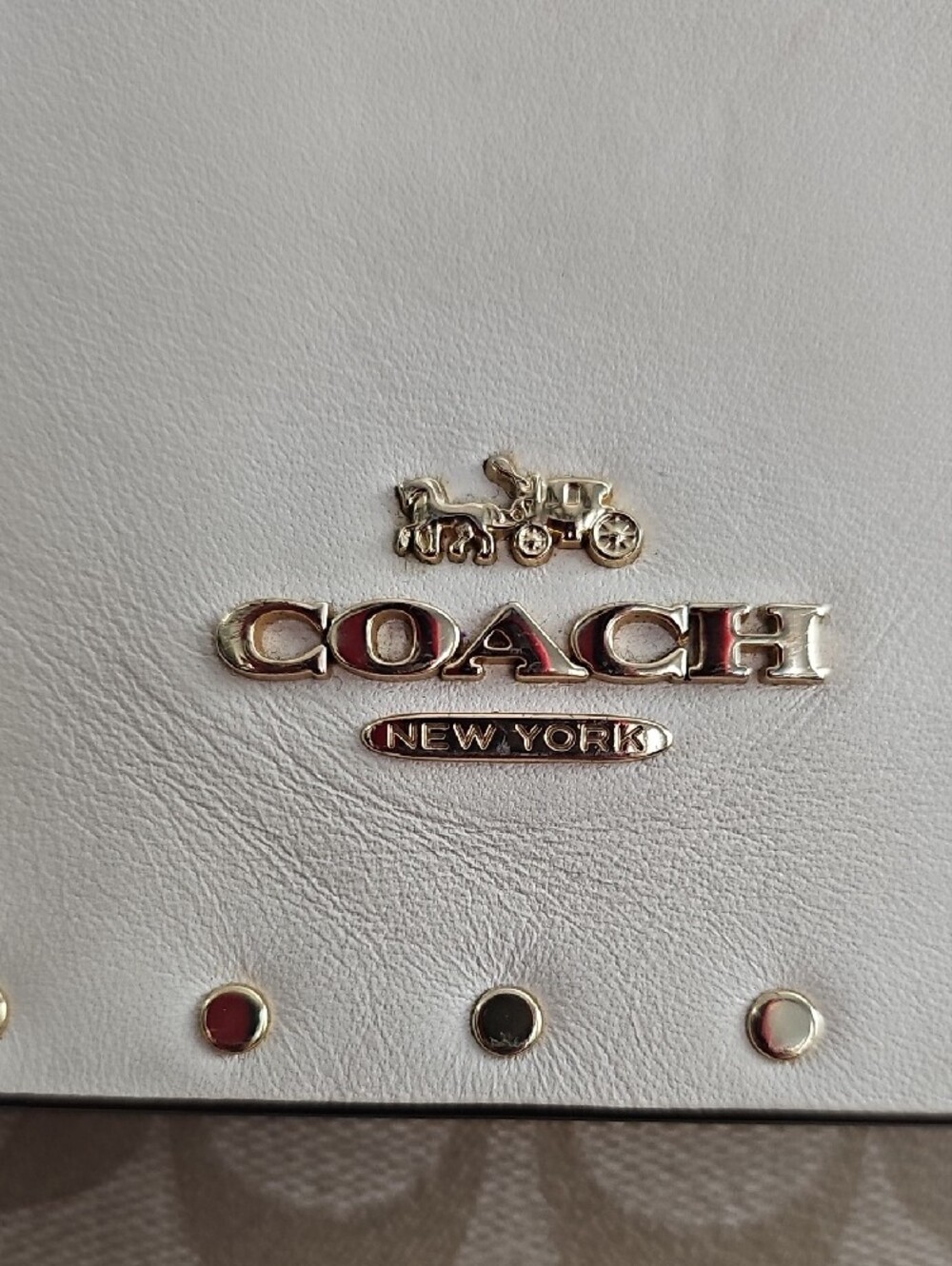 Coach Klare Cream Leather Shoulder Bag with Gold Chain Straps - Picture 3 of 15